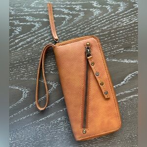 Free People Women’s Tan Vegan Leather Wristlet Wallet New
